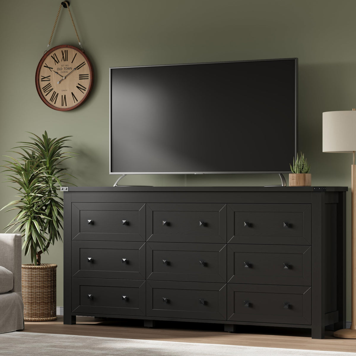 9 Drawer Wood Dresser M82418